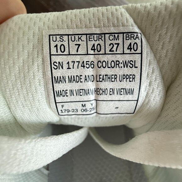 Size 10 - Skechers Women's Runway Posh Gal Super Lightweight Retro Sneaker - Picture 8 of 12